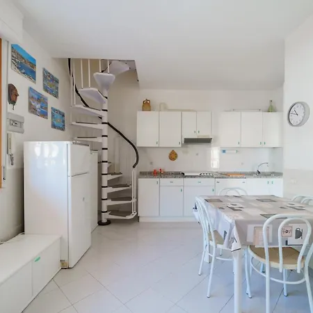 Casa Felice A - Goelba *
